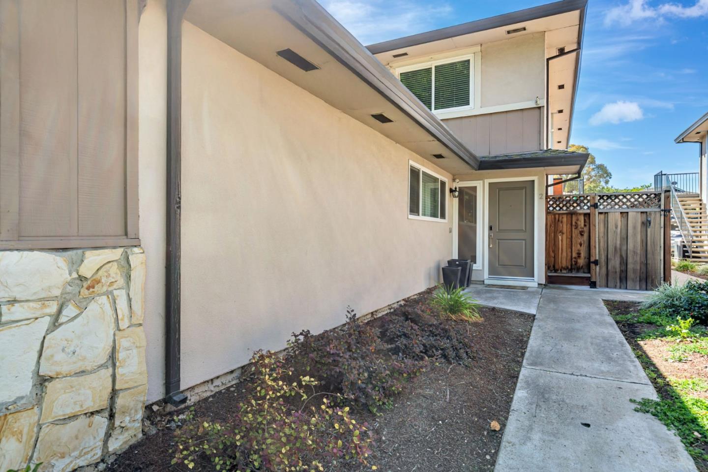 Detail Gallery Image 2 of 31 For 1368 Branham Ln #2,  San Jose,  CA 95118 - 2 Beds | 1 Baths