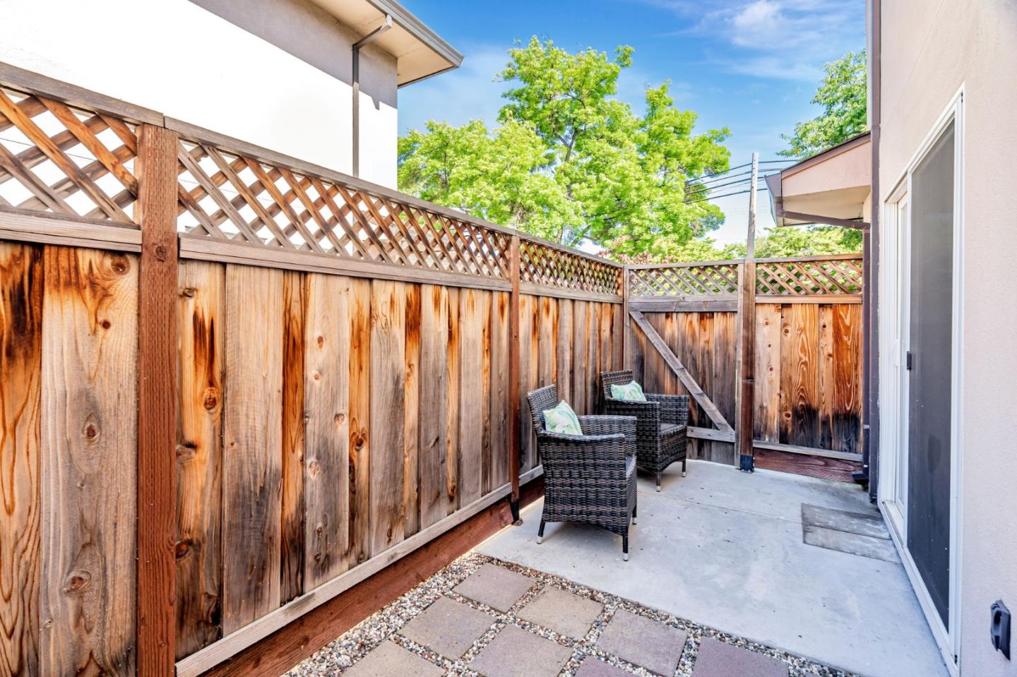 Detail Gallery Image 28 of 31 For 1368 Branham Ln #2,  San Jose,  CA 95118 - 2 Beds | 1 Baths