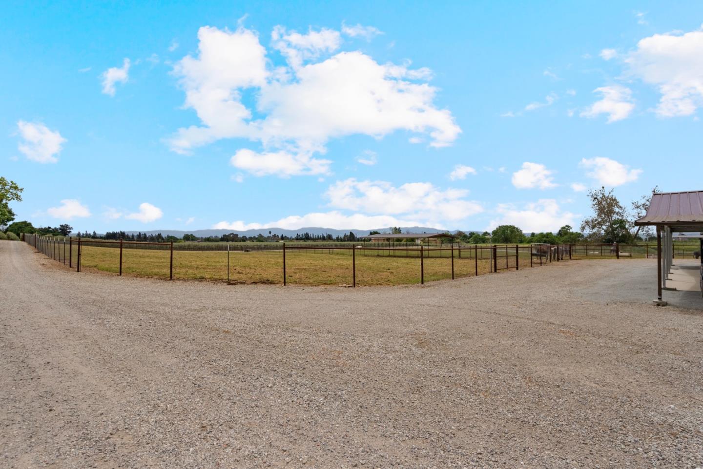Detail Gallery Image 23 of 67 For 804 Comstock Rd, Hollister,  CA 95023 - 4 Beds | 2 Baths