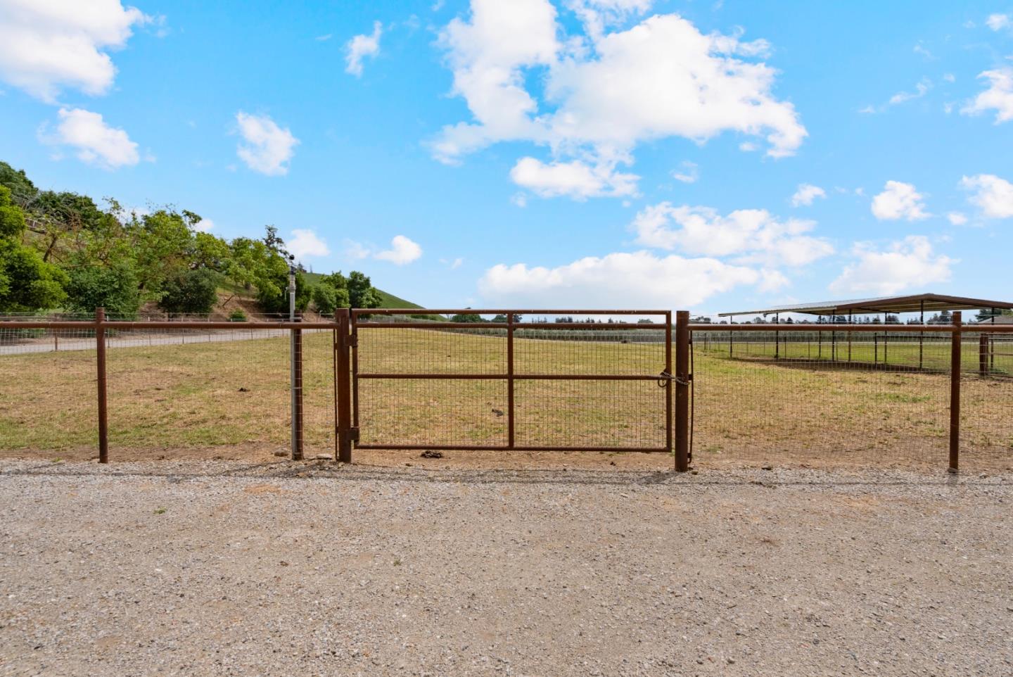 Detail Gallery Image 24 of 67 For 804 Comstock Rd, Hollister,  CA 95023 - 4 Beds | 2 Baths