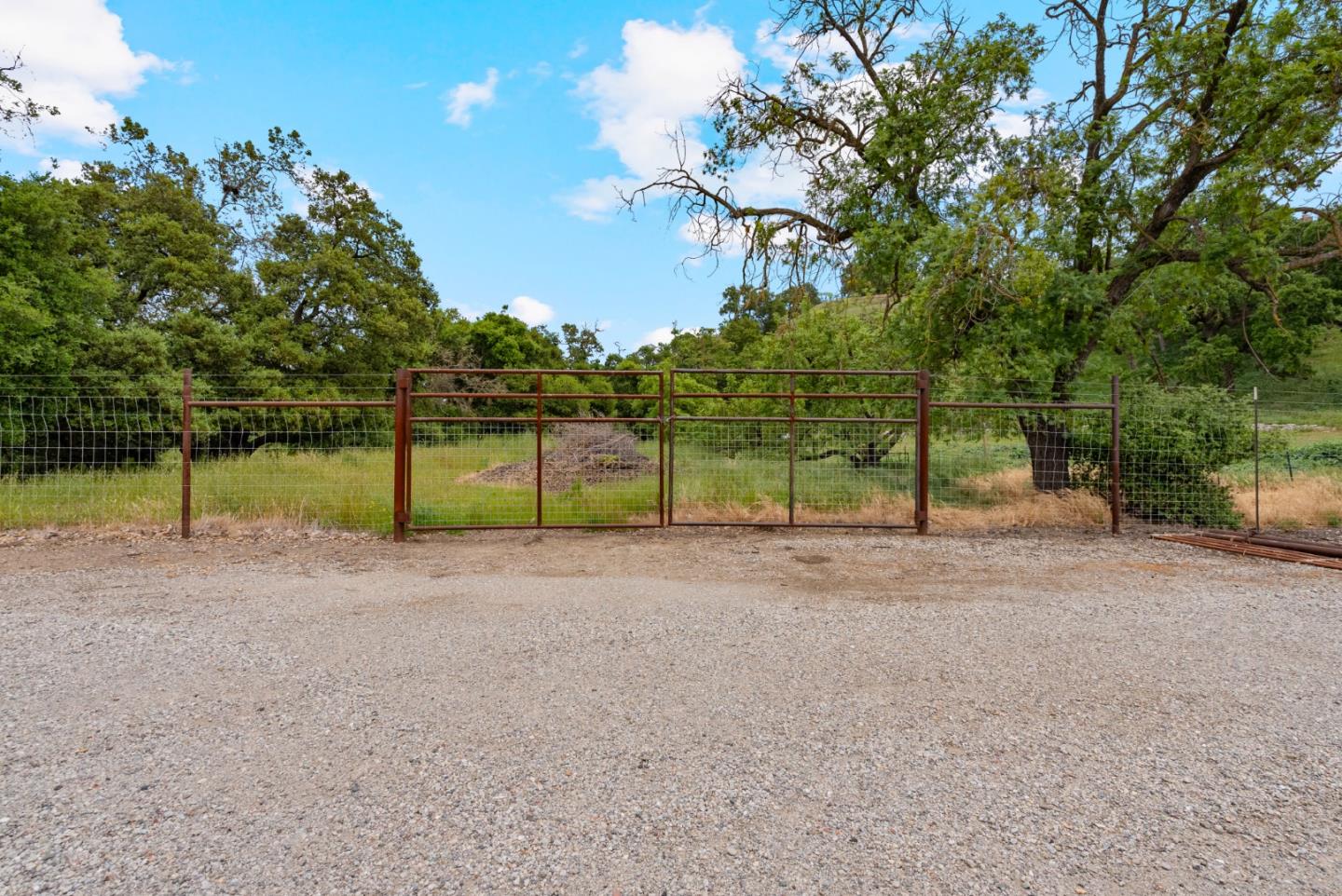 Detail Gallery Image 27 of 67 For 804 Comstock Rd, Hollister,  CA 95023 - 4 Beds | 2 Baths