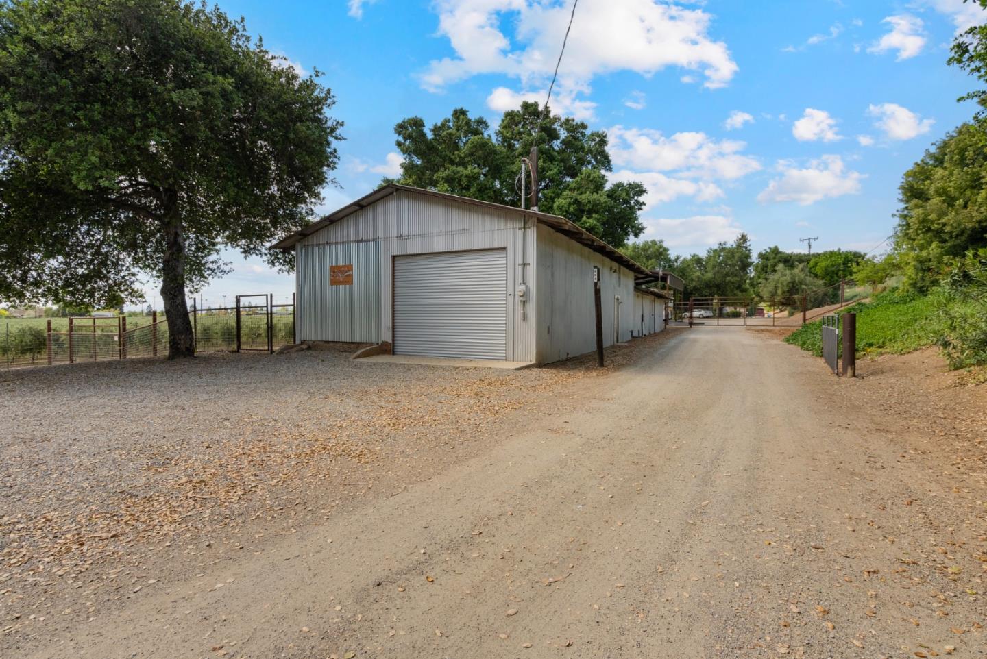 Detail Gallery Image 38 of 67 For 804 Comstock Rd, Hollister,  CA 95023 - 4 Beds | 2 Baths