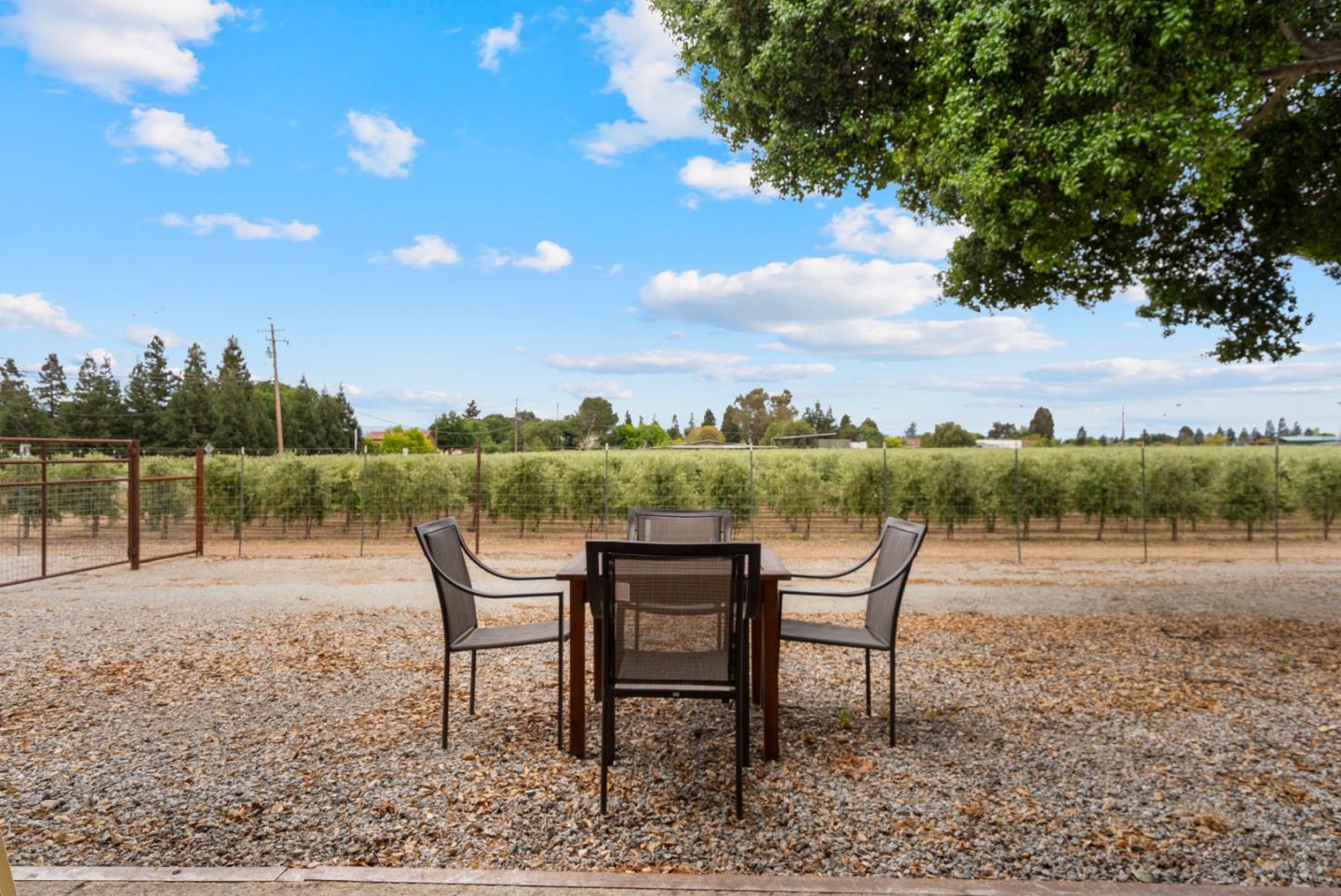 Detail Gallery Image 41 of 67 For 804 Comstock Rd, Hollister,  CA 95023 - 4 Beds | 2 Baths