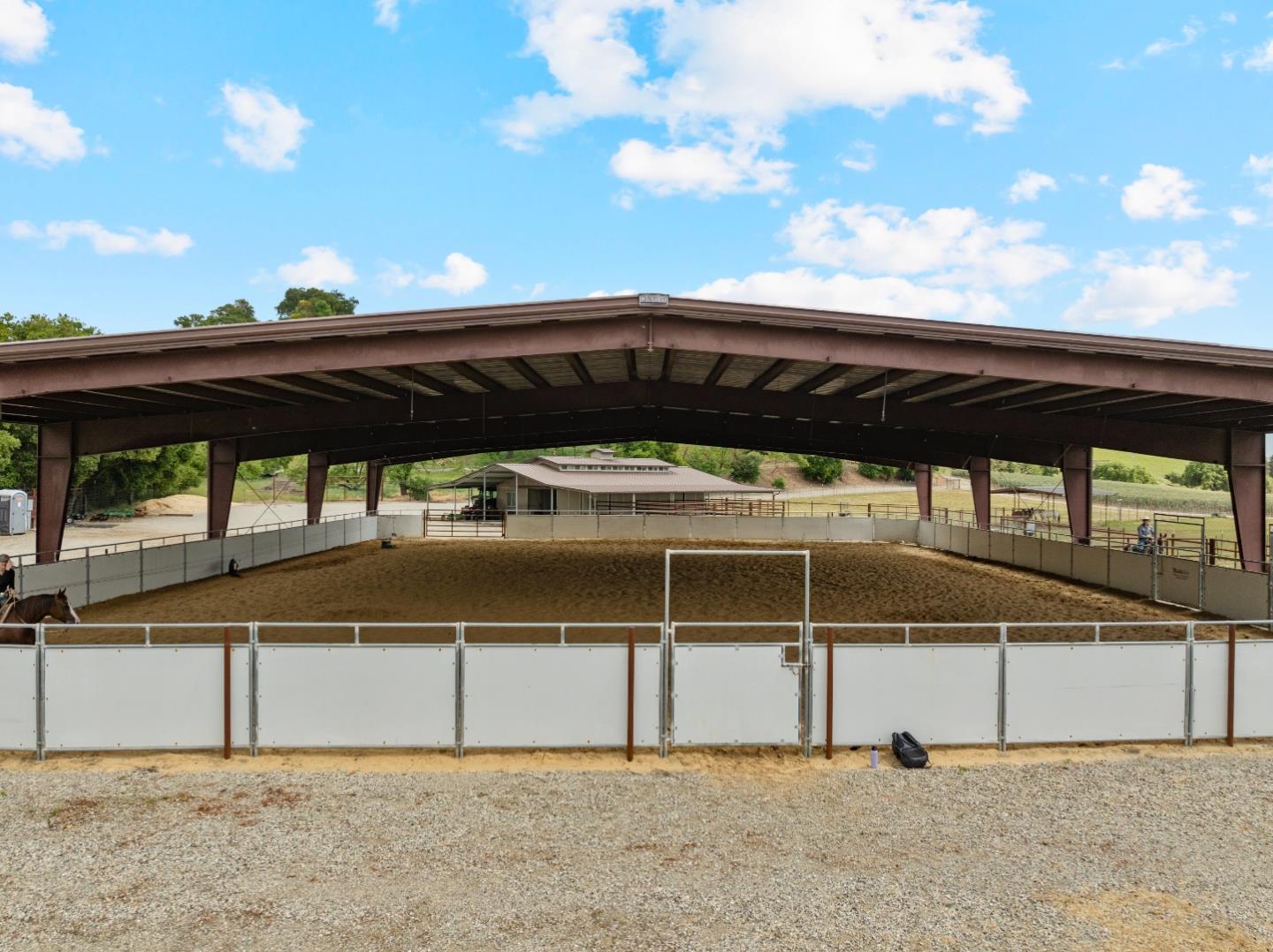 Detail Gallery Image 6 of 67 For 804 Comstock Rd, Hollister,  CA 95023 - 4 Beds | 2 Baths