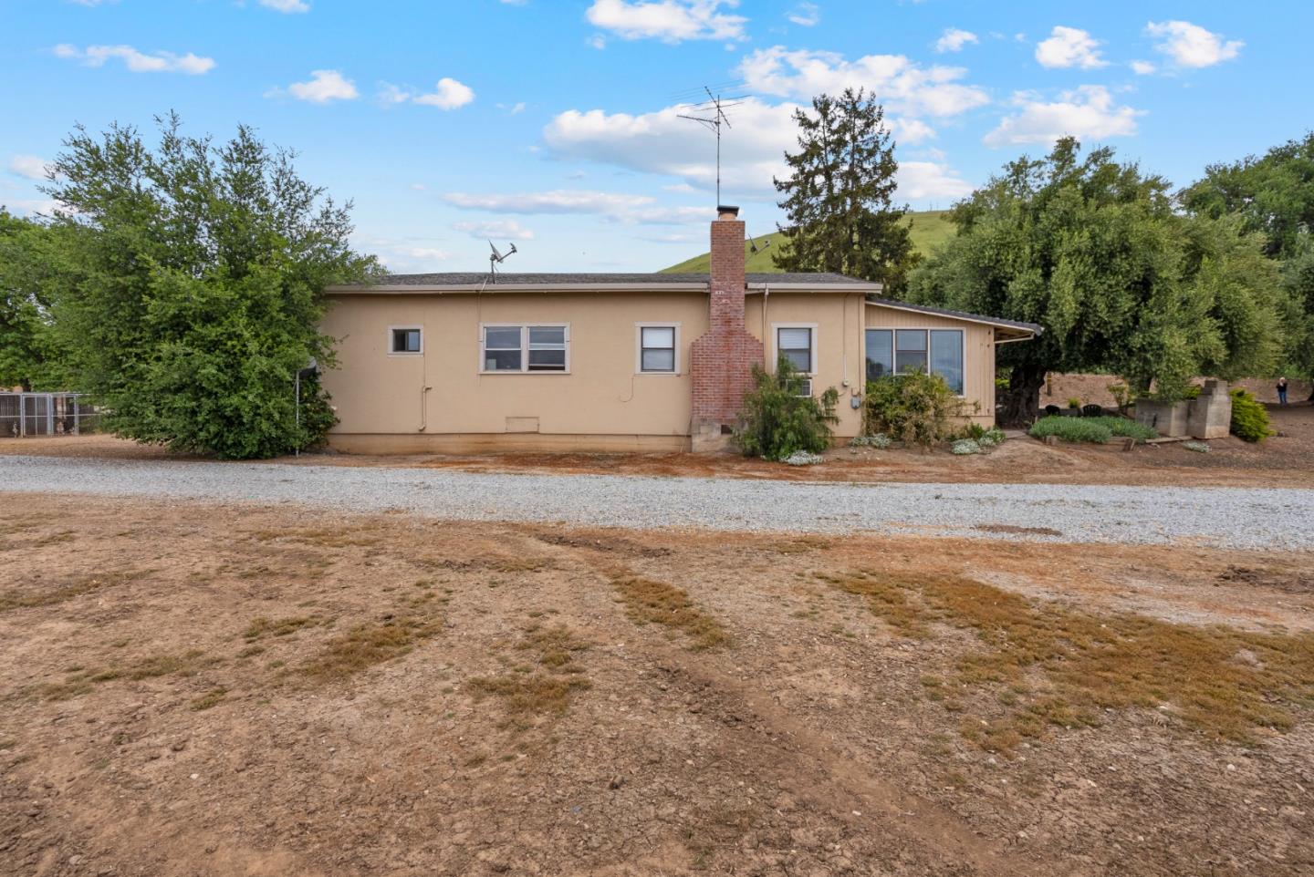 Detail Gallery Image 63 of 67 For 804 Comstock Rd, Hollister,  CA 95023 - 4 Beds | 2 Baths