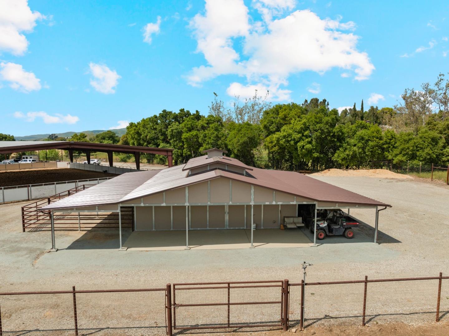 Detail Gallery Image 8 of 67 For 804 Comstock Rd, Hollister,  CA 95023 - 4 Beds | 2 Baths
