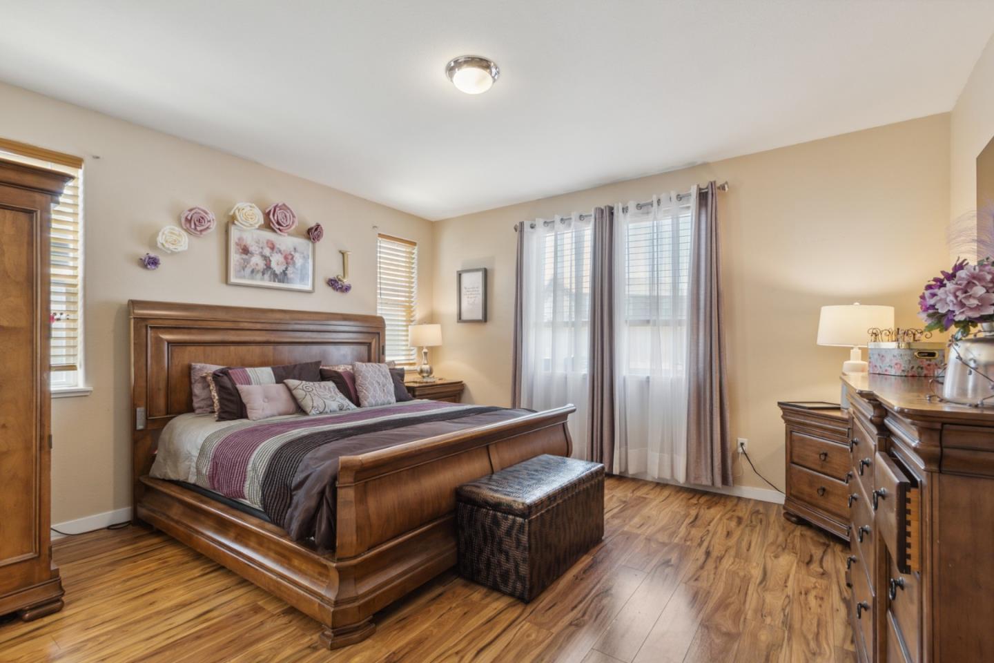 Detail Gallery Image 22 of 50 For 410 Thistle Ct, Hollister,  CA 95023 - 4 Beds | 3 Baths