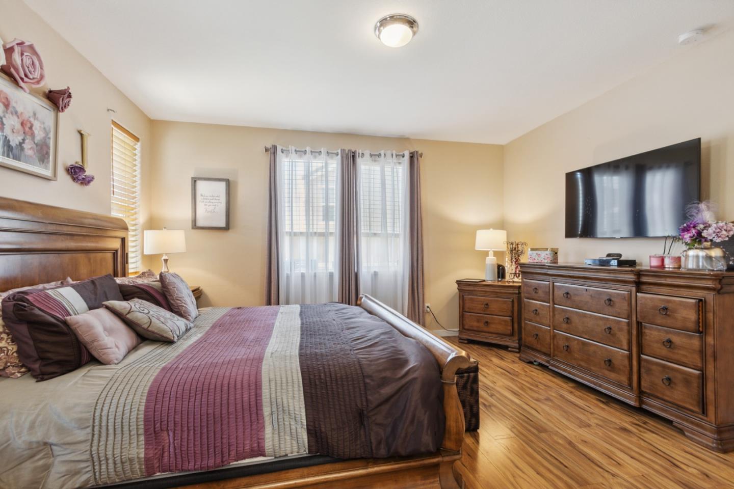 Detail Gallery Image 25 of 50 For 410 Thistle Ct, Hollister,  CA 95023 - 4 Beds | 3 Baths