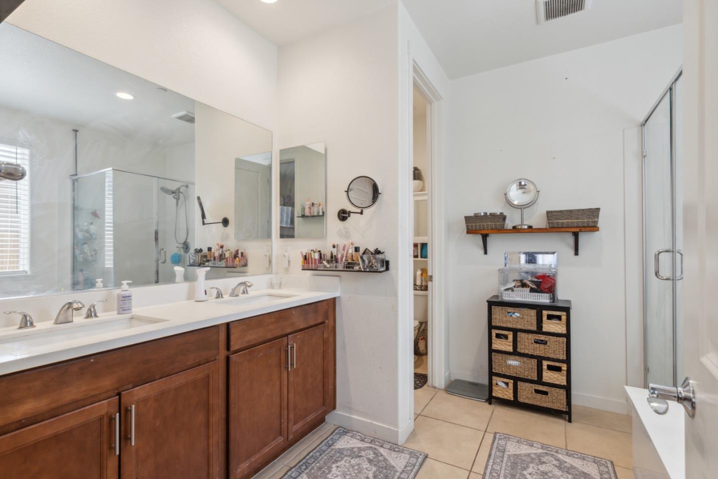 Detail Gallery Image 27 of 50 For 410 Thistle Ct, Hollister,  CA 95023 - 4 Beds | 3 Baths