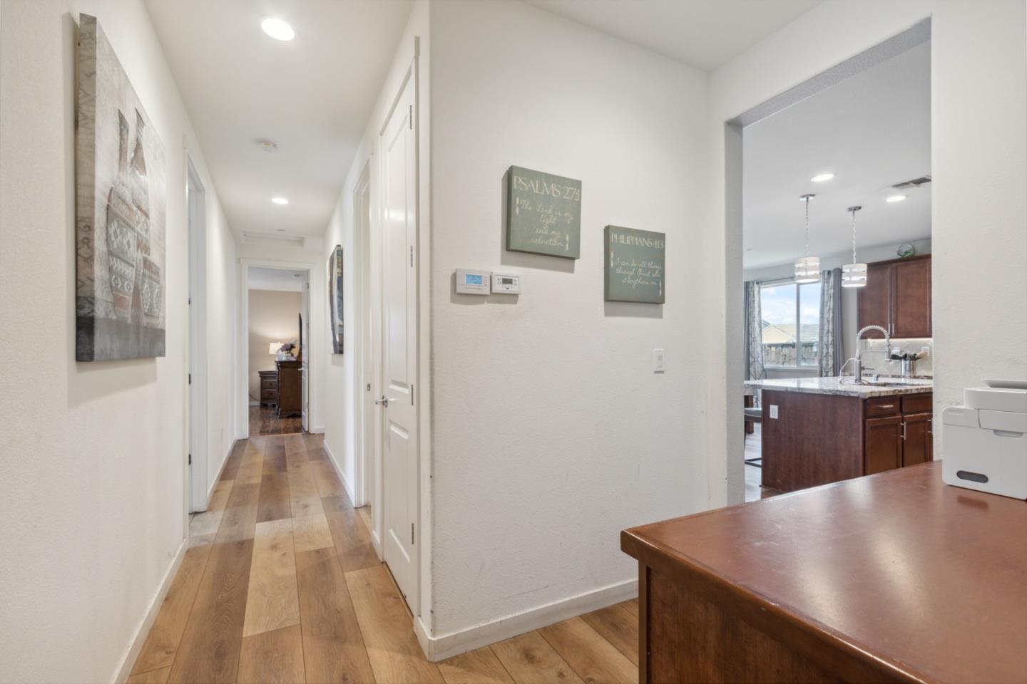 Detail Gallery Image 33 of 50 For 410 Thistle Ct, Hollister,  CA 95023 - 4 Beds | 3 Baths