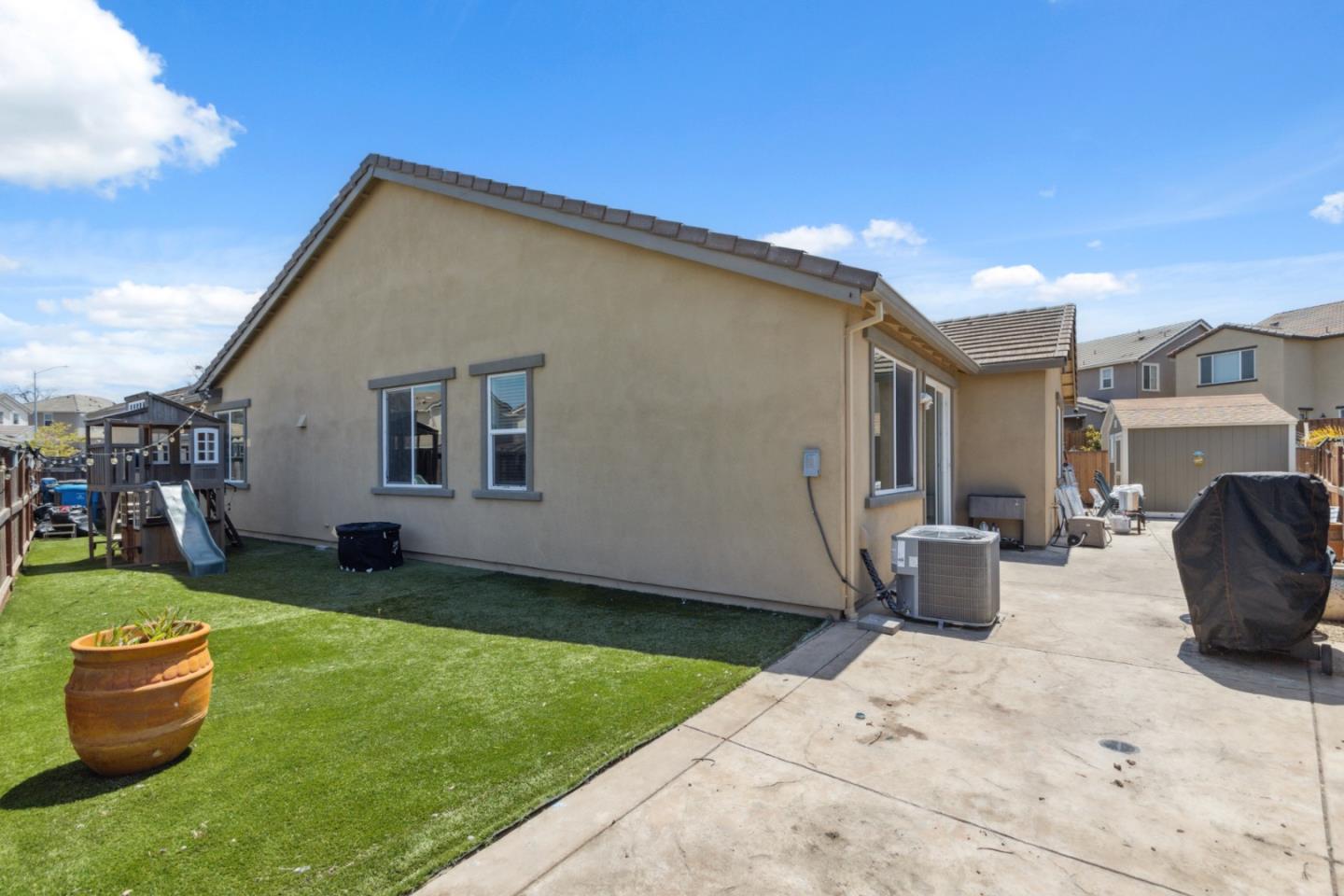 Detail Gallery Image 42 of 50 For 410 Thistle Ct, Hollister,  CA 95023 - 4 Beds | 3 Baths
