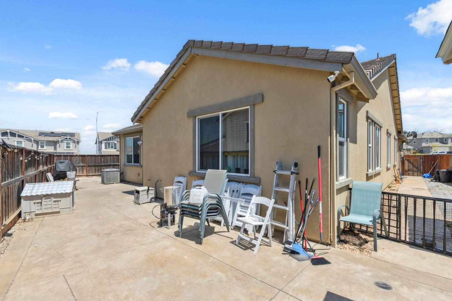 Detail Gallery Image 43 of 50 For 410 Thistle Ct, Hollister,  CA 95023 - 4 Beds | 3 Baths