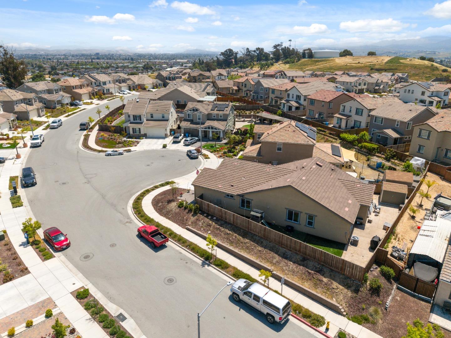 Detail Gallery Image 45 of 50 For 410 Thistle Ct, Hollister,  CA 95023 - 4 Beds | 3 Baths