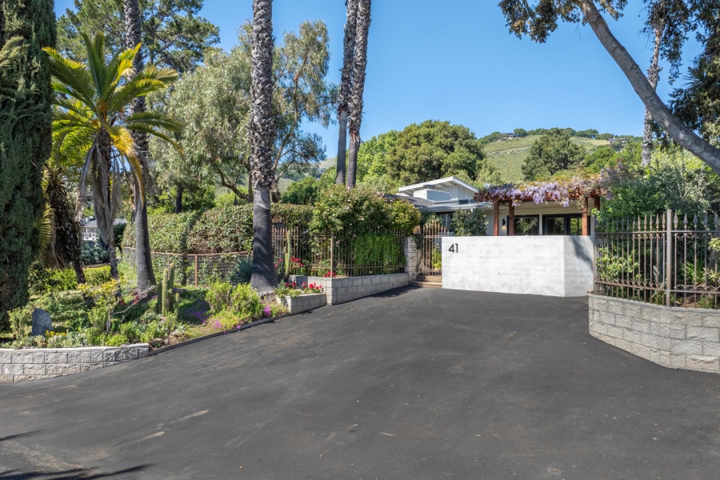 Detail Gallery Image 2 of 55 For 41 Lilac Ln, Carmel Valley,  CA 93924 - 3 Beds | 2/1 Baths