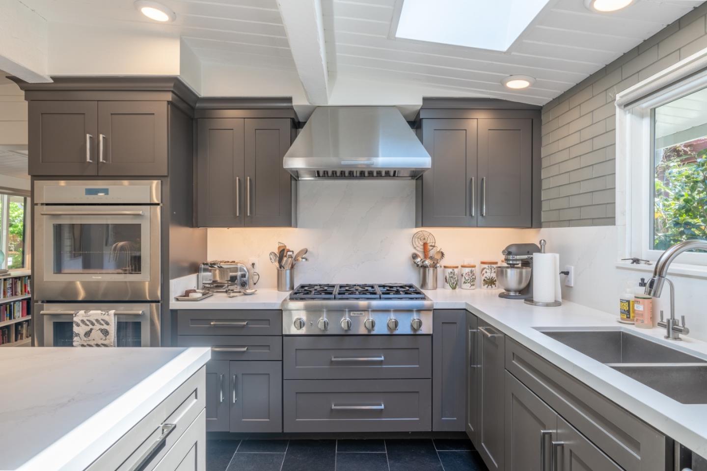 Detail Gallery Image 9 of 55 For 41 Lilac Ln, Carmel Valley,  CA 93924 - 3 Beds | 2/1 Baths