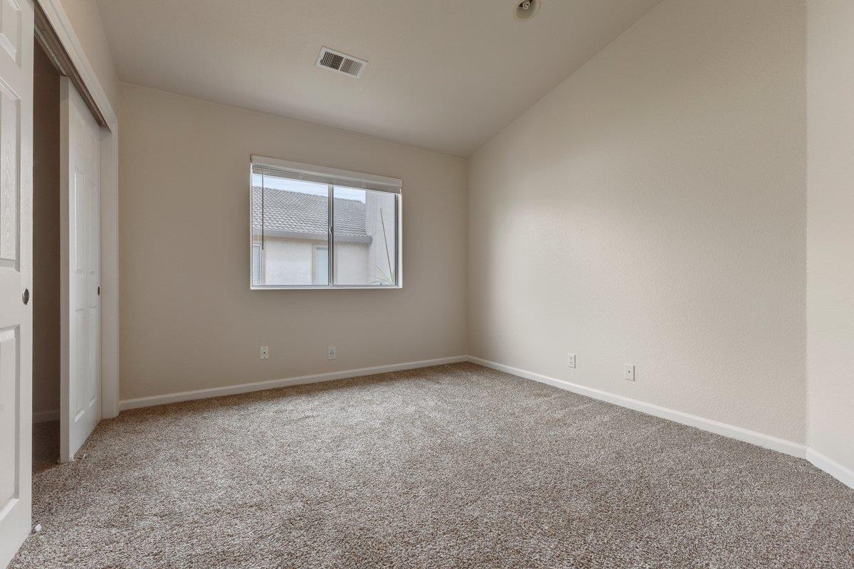 Detail Gallery Image 11 of 40 For 1033 Lewis St, Salinas,  CA 93906 - 5 Beds | 3 Baths