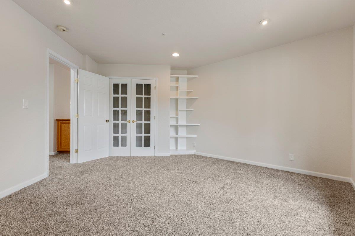 Detail Gallery Image 15 of 40 For 1033 Lewis St, Salinas,  CA 93906 - 5 Beds | 3 Baths