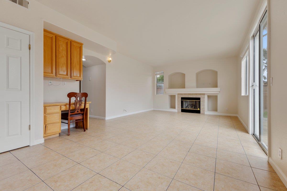 Detail Gallery Image 18 of 40 For 1033 Lewis St, Salinas,  CA 93906 - 5 Beds | 3 Baths