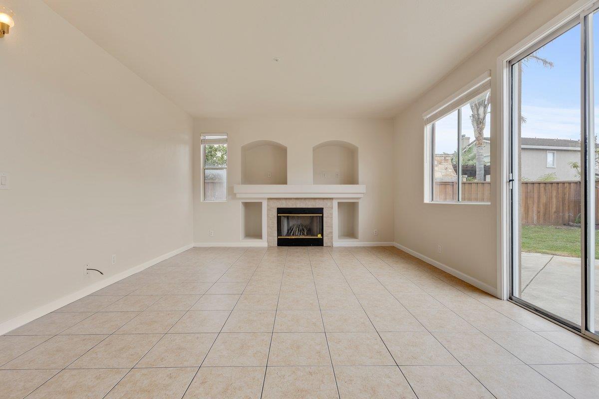 Detail Gallery Image 23 of 40 For 1033 Lewis St, Salinas,  CA 93906 - 5 Beds | 3 Baths