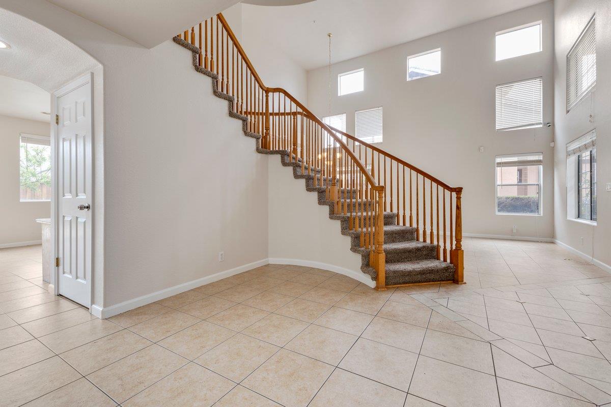 Detail Gallery Image 24 of 40 For 1033 Lewis St, Salinas,  CA 93906 - 5 Beds | 3 Baths