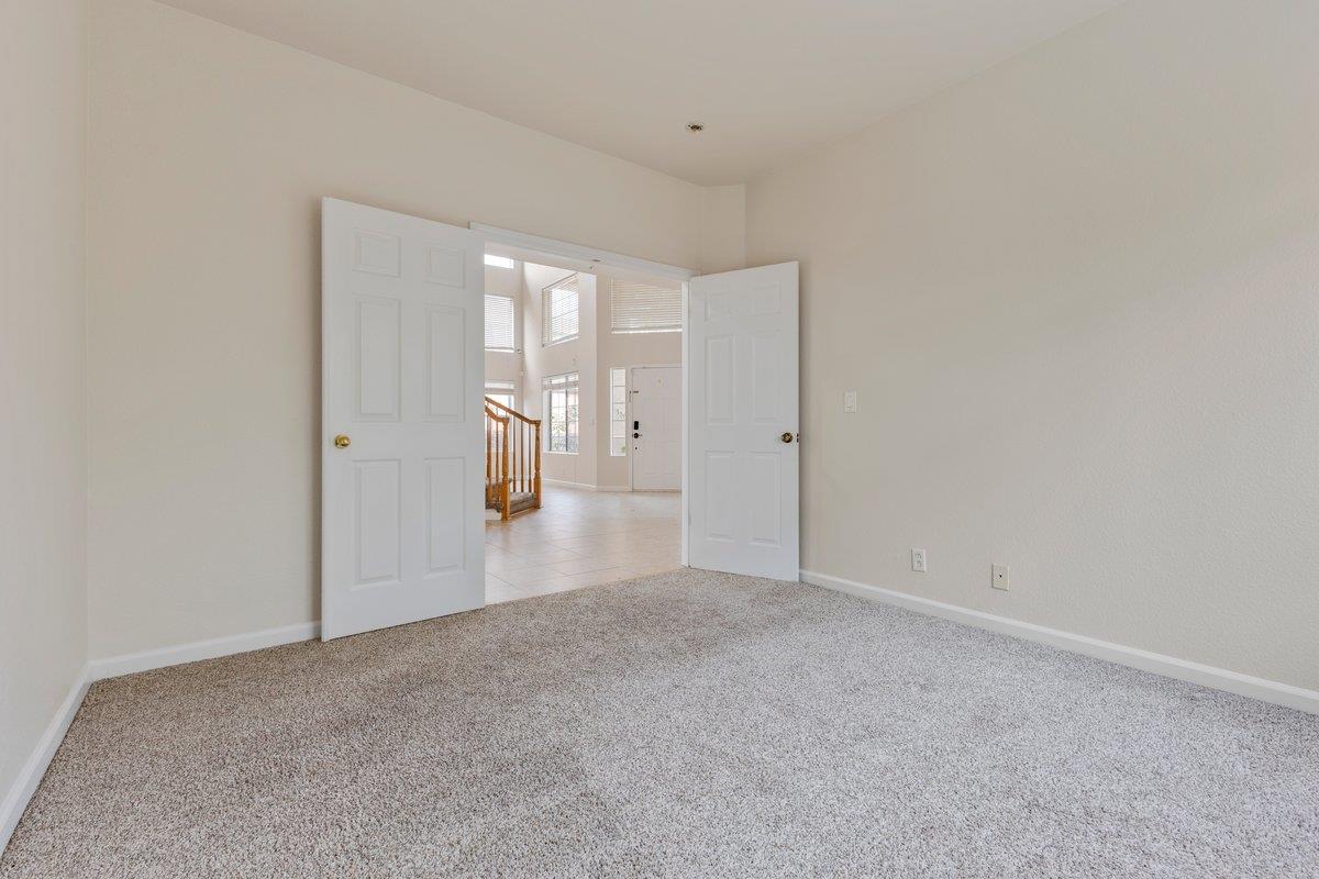 Detail Gallery Image 9 of 40 For 1033 Lewis St, Salinas,  CA 93906 - 5 Beds | 3 Baths