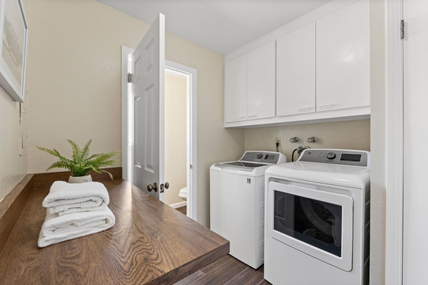 Detail Gallery Image 11 of 68 For 10980 New Ave, Gilroy,  CA 95020 - 5 Beds | 3/1 Baths
