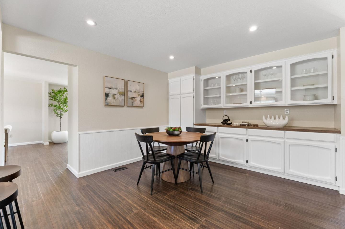 Detail Gallery Image 16 of 68 For 10980 New Ave, Gilroy,  CA 95020 - 5 Beds | 3/1 Baths