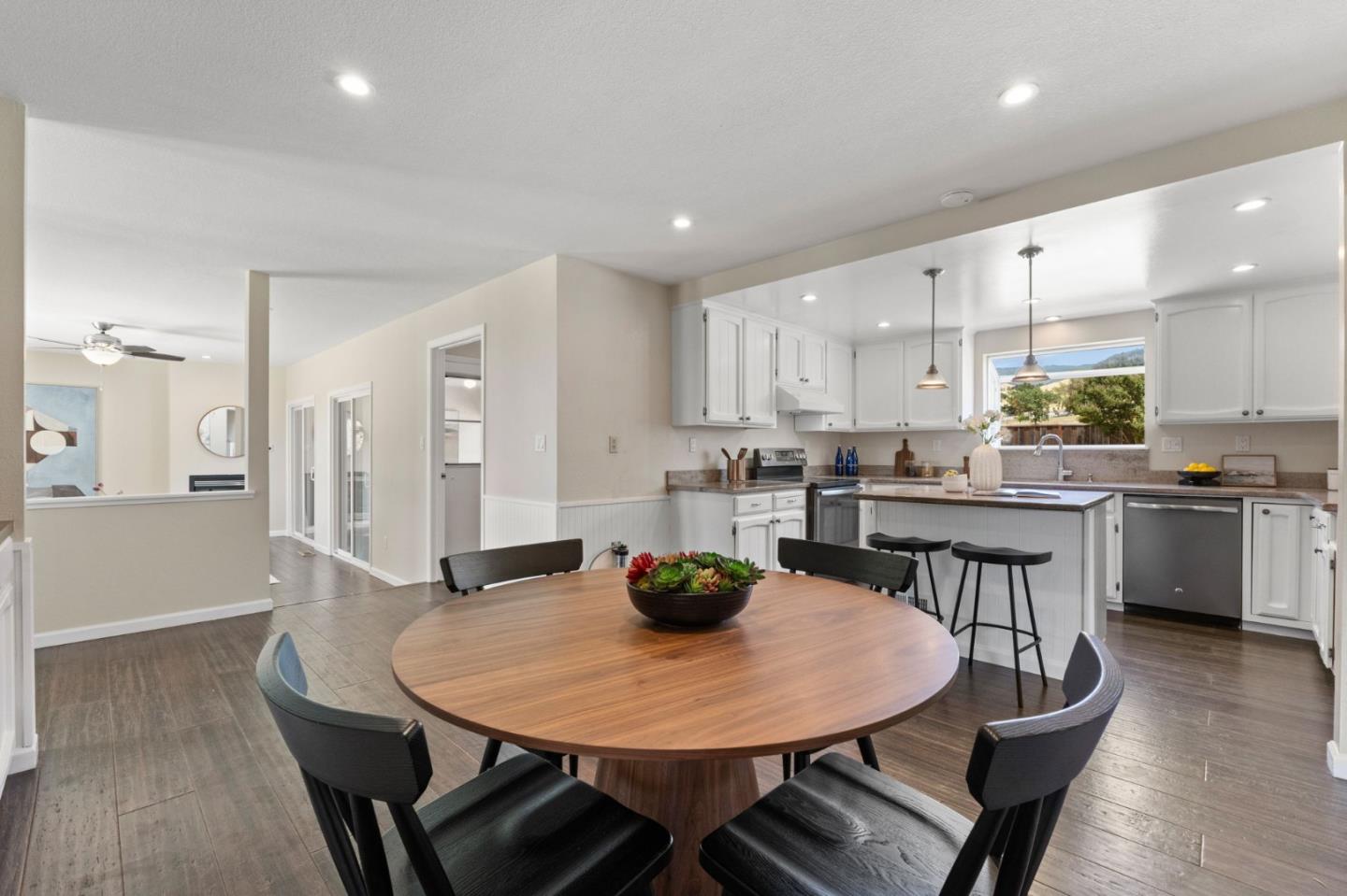 Detail Gallery Image 3 of 68 For 10980 New Ave, Gilroy,  CA 95020 - 5 Beds | 3/1 Baths