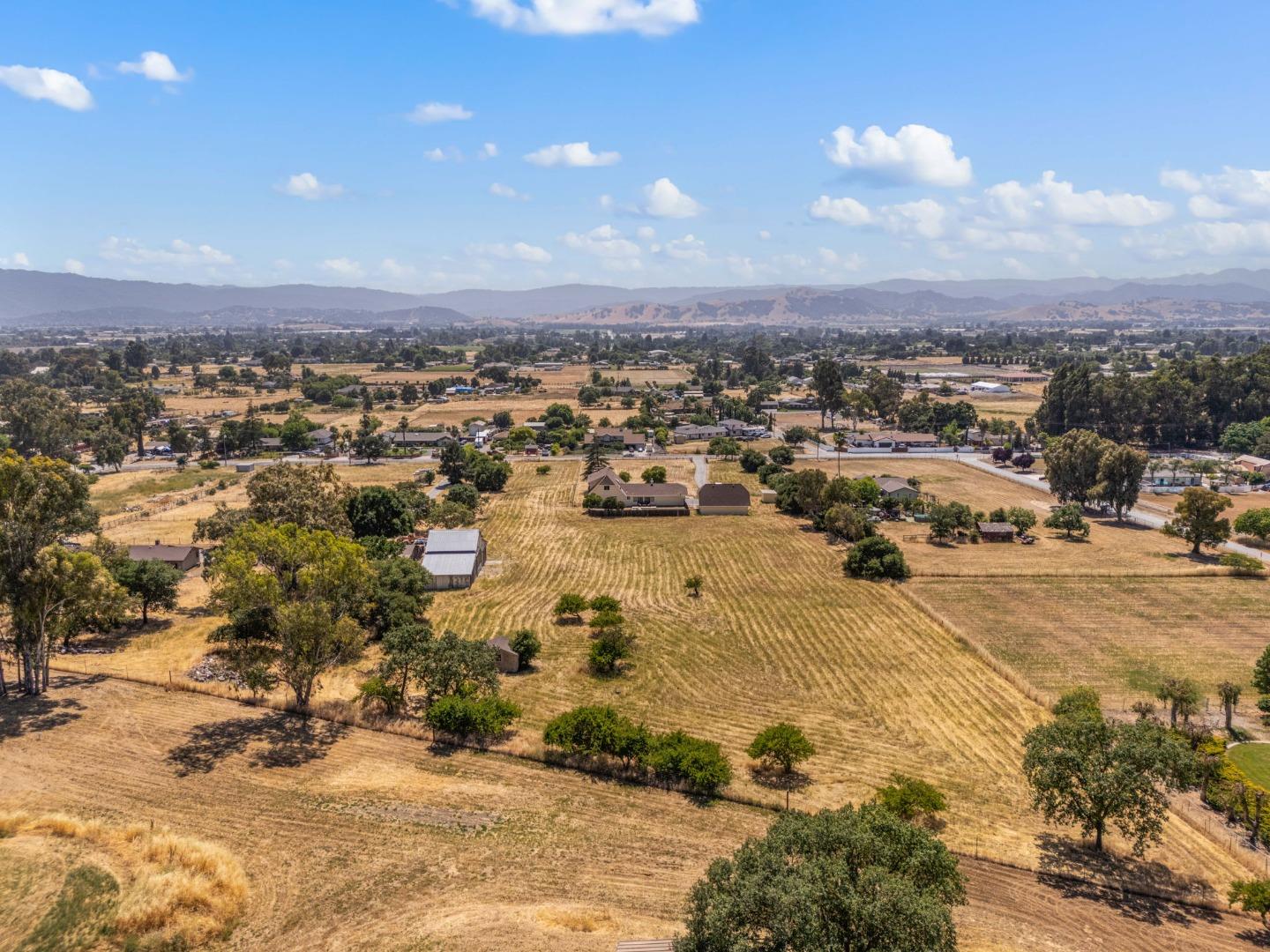Detail Gallery Image 55 of 68 For 10980 New Ave, Gilroy,  CA 95020 - 5 Beds | 3/1 Baths