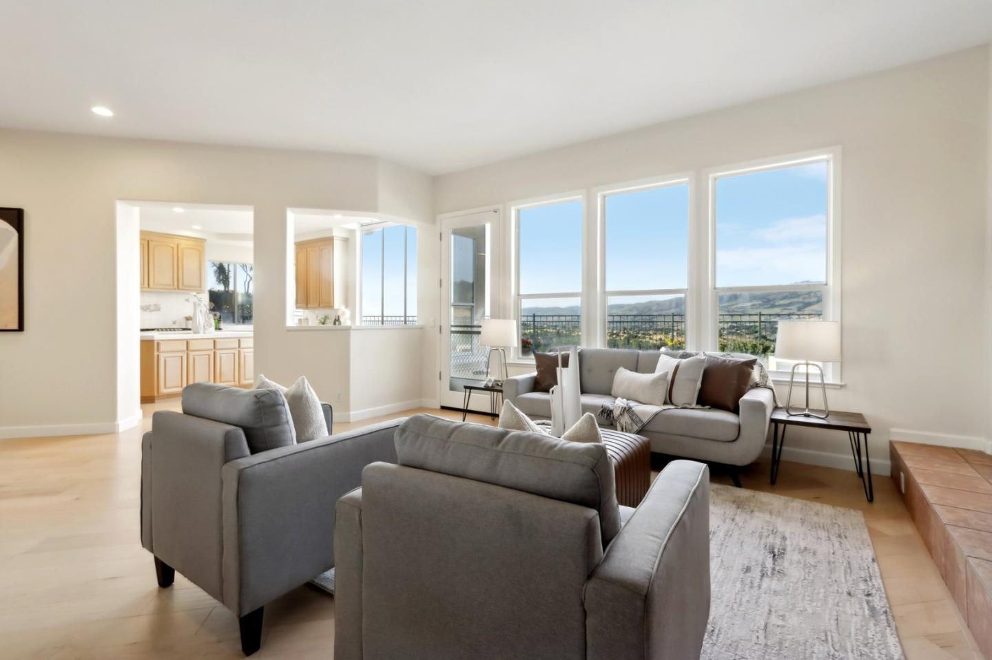 Detail Gallery Image 10 of 81 For 5777 Foligno Way, San Jose,  CA 95138 - 4 Beds | 4/1 Baths