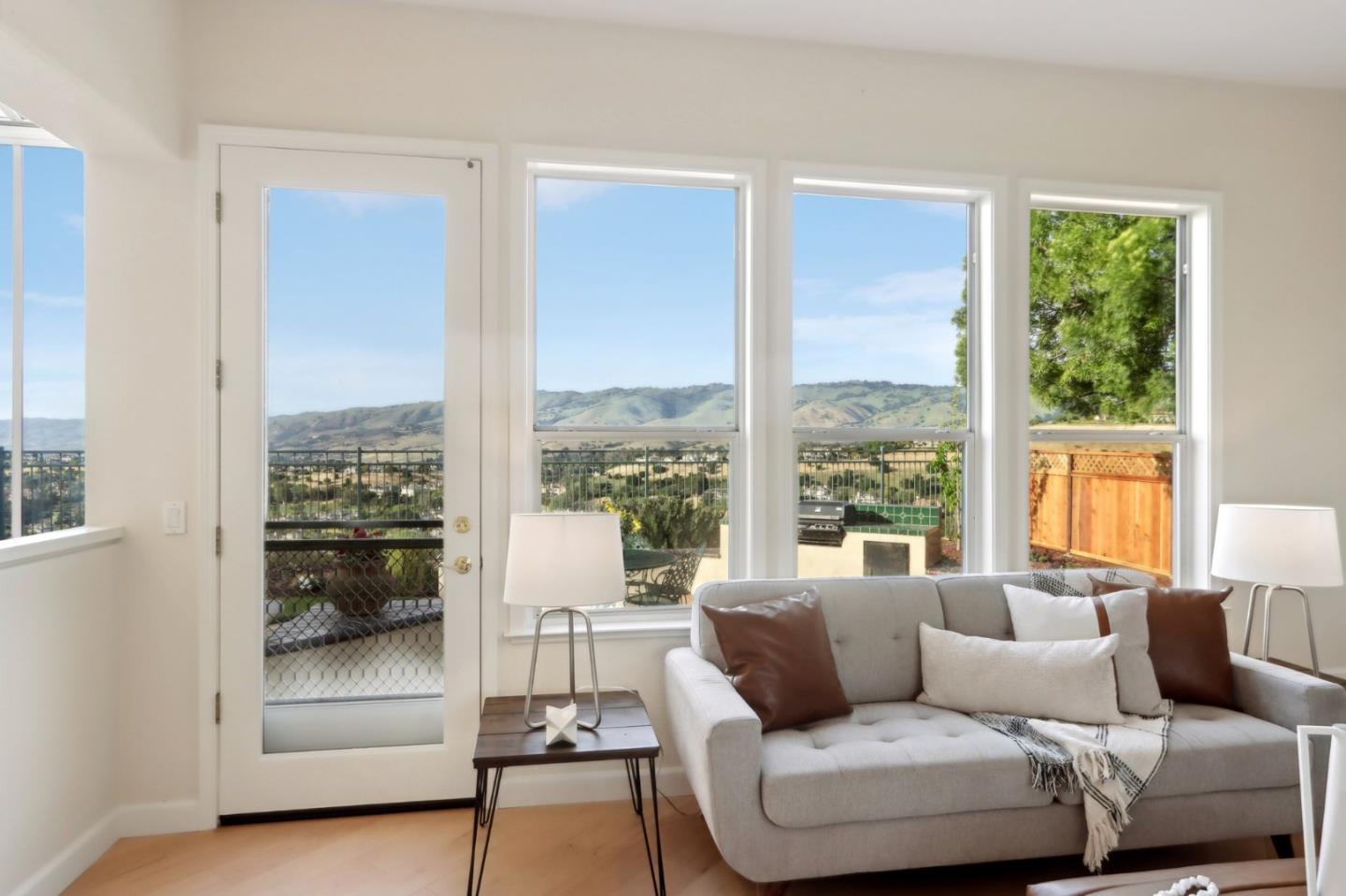Detail Gallery Image 11 of 81 For 5777 Foligno Way, San Jose,  CA 95138 - 4 Beds | 4/1 Baths