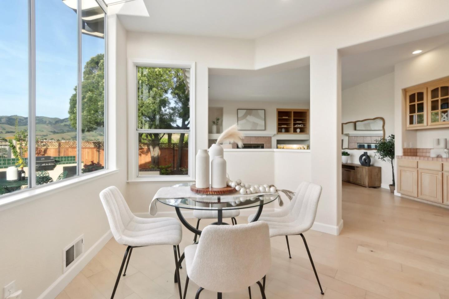 Detail Gallery Image 16 of 81 For 5777 Foligno Way, San Jose,  CA 95138 - 4 Beds | 4/1 Baths