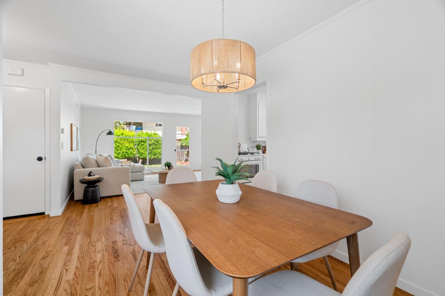 Detail Gallery Image 11 of 39 For 1105 W Mc Kinley Ave, Sunnyvale,  CA 94086 - 3 Beds | 1/1 Baths