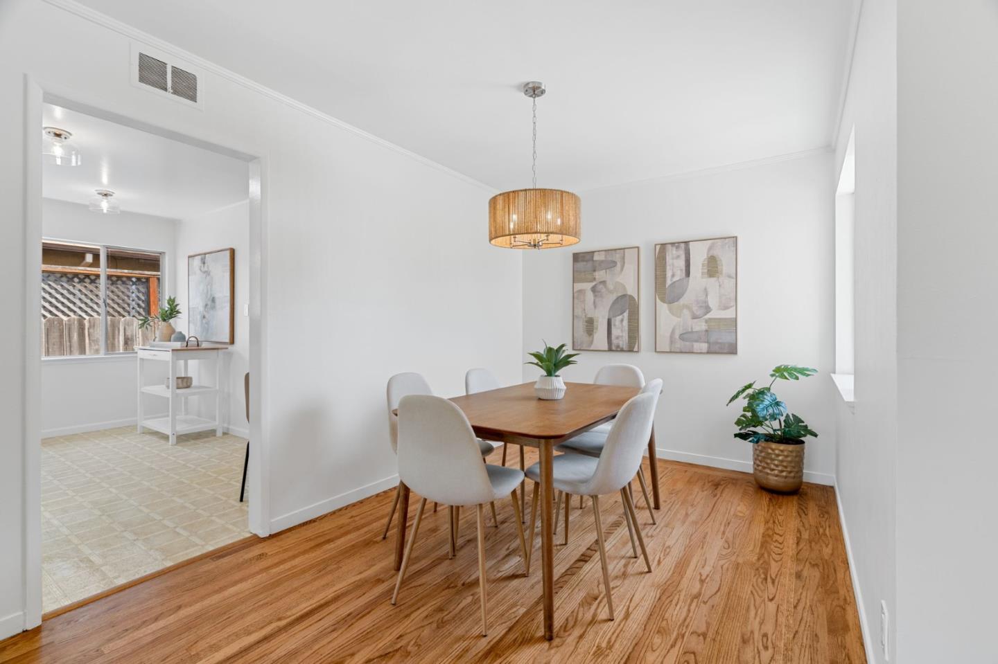 Detail Gallery Image 12 of 39 For 1105 W Mc Kinley Ave, Sunnyvale,  CA 94086 - 3 Beds | 1/1 Baths