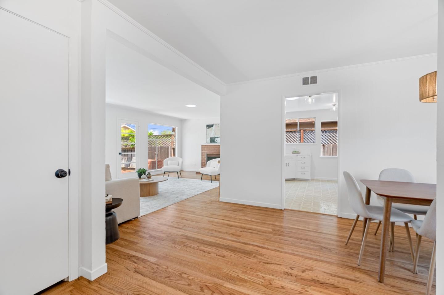 Detail Gallery Image 13 of 39 For 1105 W Mc Kinley Ave, Sunnyvale,  CA 94086 - 3 Beds | 1/1 Baths