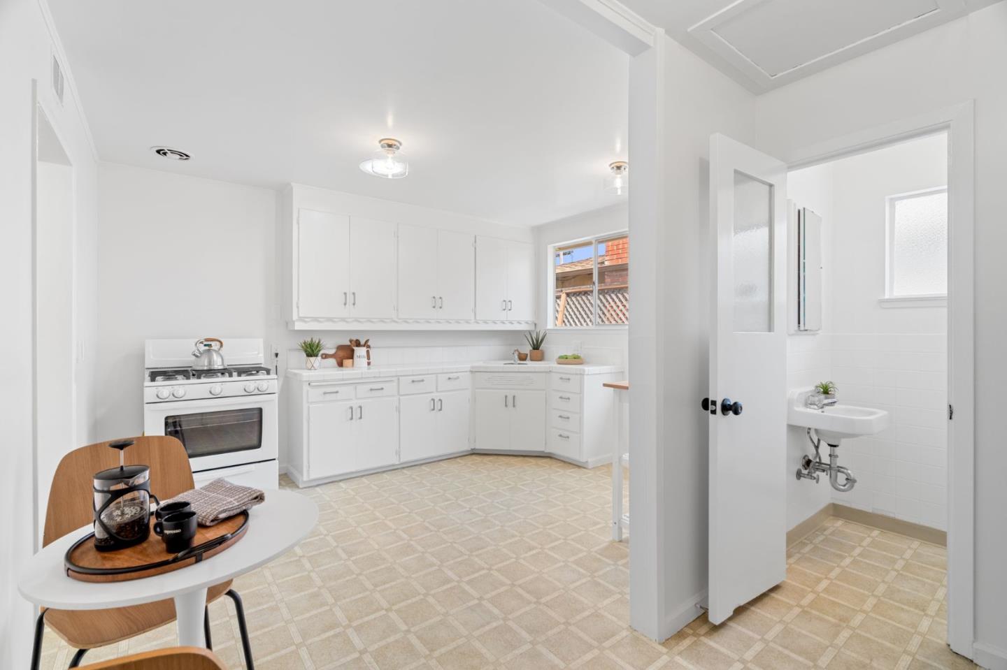 Detail Gallery Image 18 of 39 For 1105 W Mc Kinley Ave, Sunnyvale,  CA 94086 - 3 Beds | 1/1 Baths