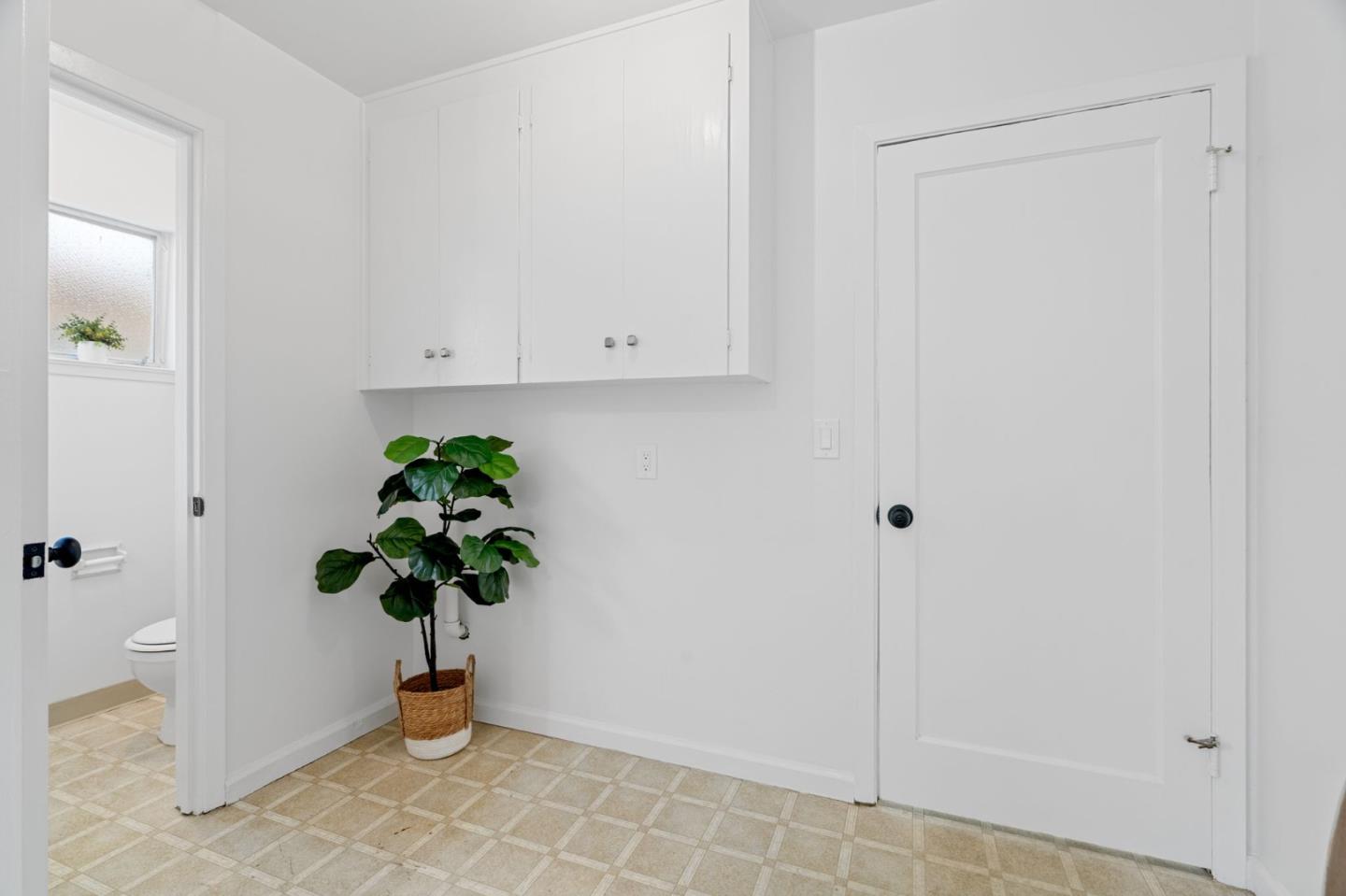 Detail Gallery Image 19 of 39 For 1105 W Mc Kinley Ave, Sunnyvale,  CA 94086 - 3 Beds | 1/1 Baths