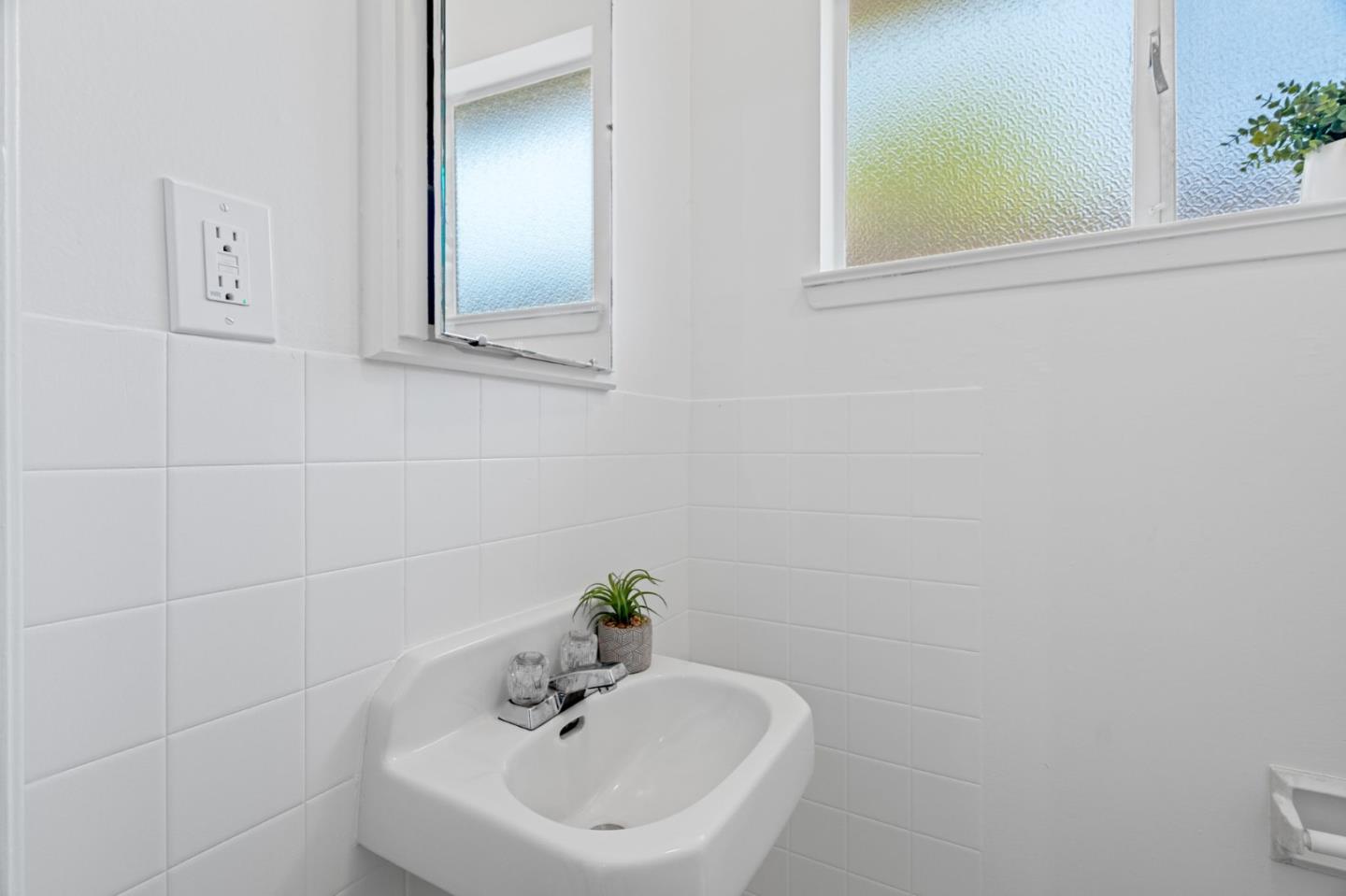Detail Gallery Image 20 of 39 For 1105 W Mc Kinley Ave, Sunnyvale,  CA 94086 - 3 Beds | 1/1 Baths