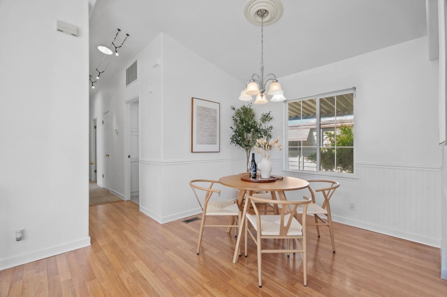 Detail Gallery Image 10 of 40 For 1220 Tasman Dr #168,  Sunnyvale,  CA 94089 - 3 Beds | 2 Baths