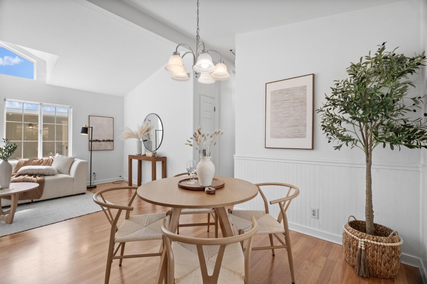 Detail Gallery Image 11 of 40 For 1220 Tasman Dr #168,  Sunnyvale,  CA 94089 - 3 Beds | 2 Baths