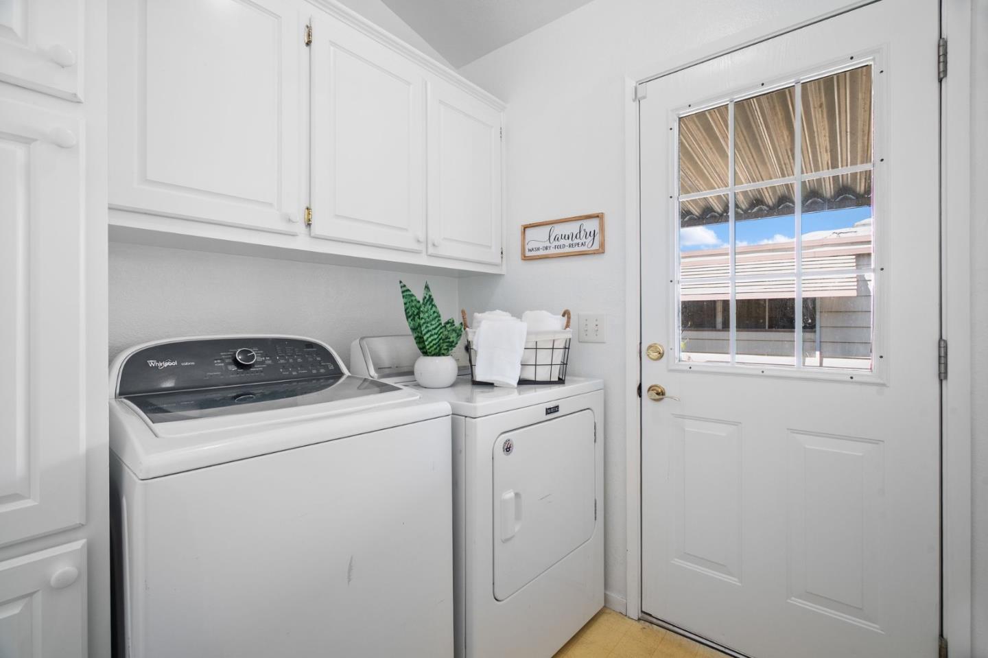 Detail Gallery Image 18 of 40 For 1220 Tasman Dr #168,  Sunnyvale,  CA 94089 - 3 Beds | 2 Baths