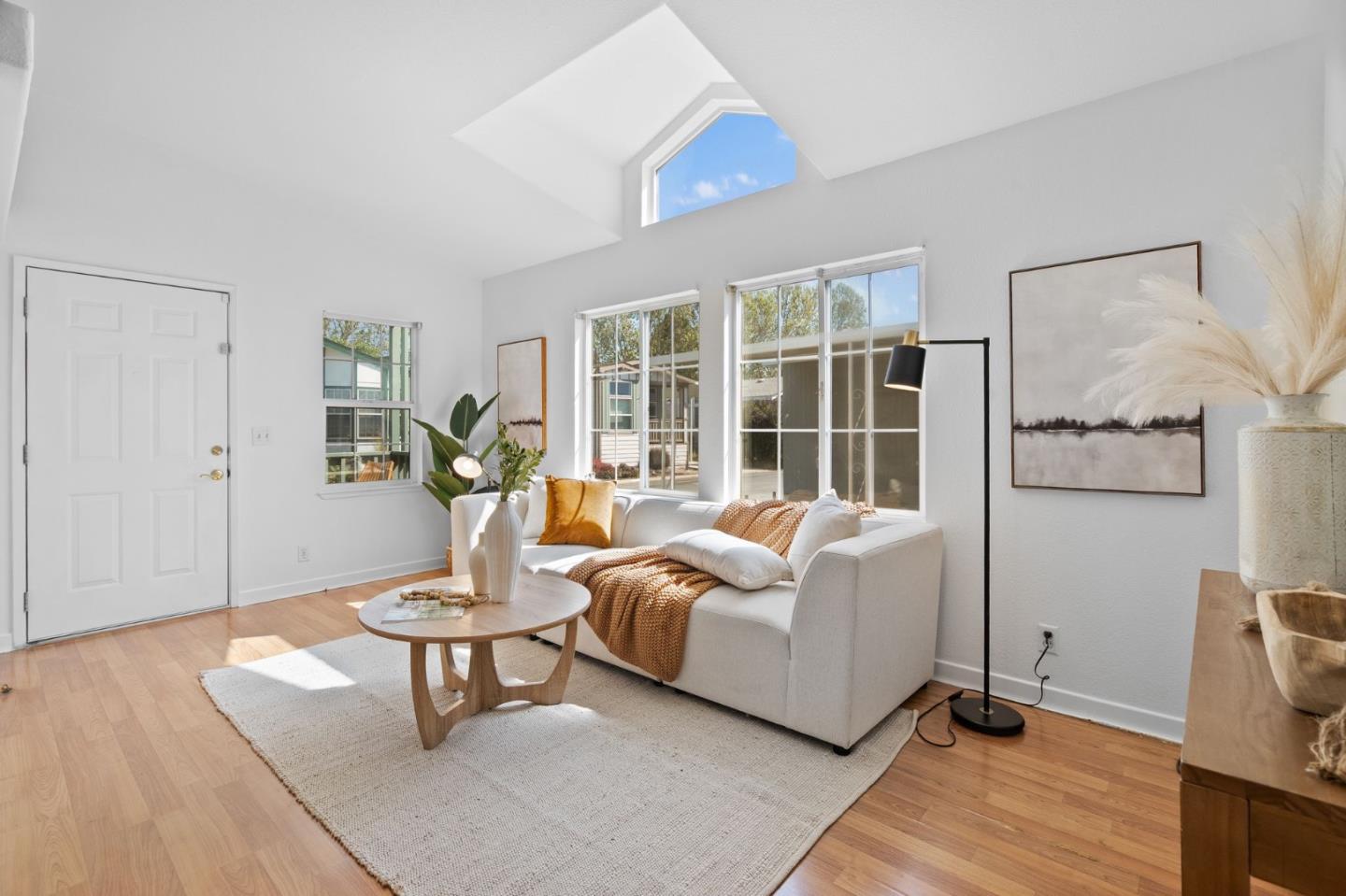 Detail Gallery Image 4 of 40 For 1220 Tasman Dr #168,  Sunnyvale,  CA 94089 - 3 Beds | 2 Baths