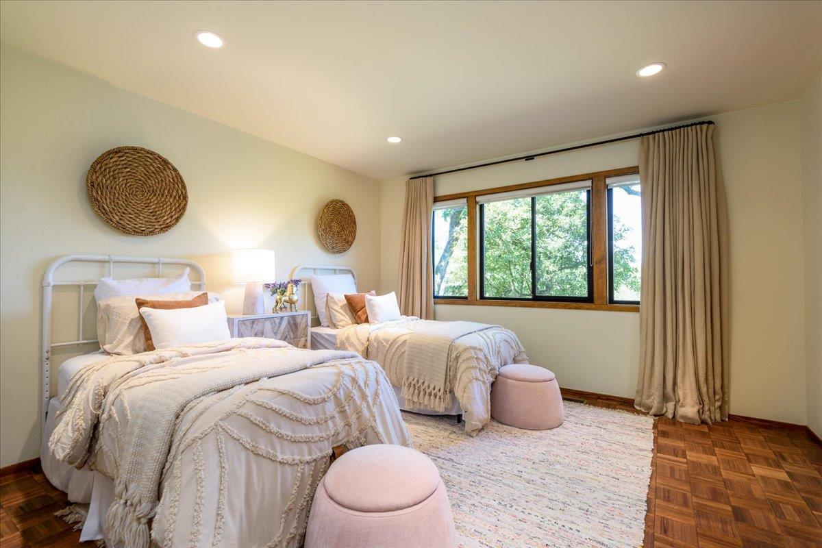 Detail Gallery Image 21 of 35 For 909 Westridge Dr, Portola Valley,  CA 94028 - 5 Beds | 3/1 Baths