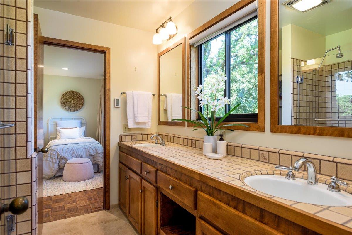 Detail Gallery Image 22 of 35 For 909 Westridge Dr, Portola Valley,  CA 94028 - 5 Beds | 3/1 Baths