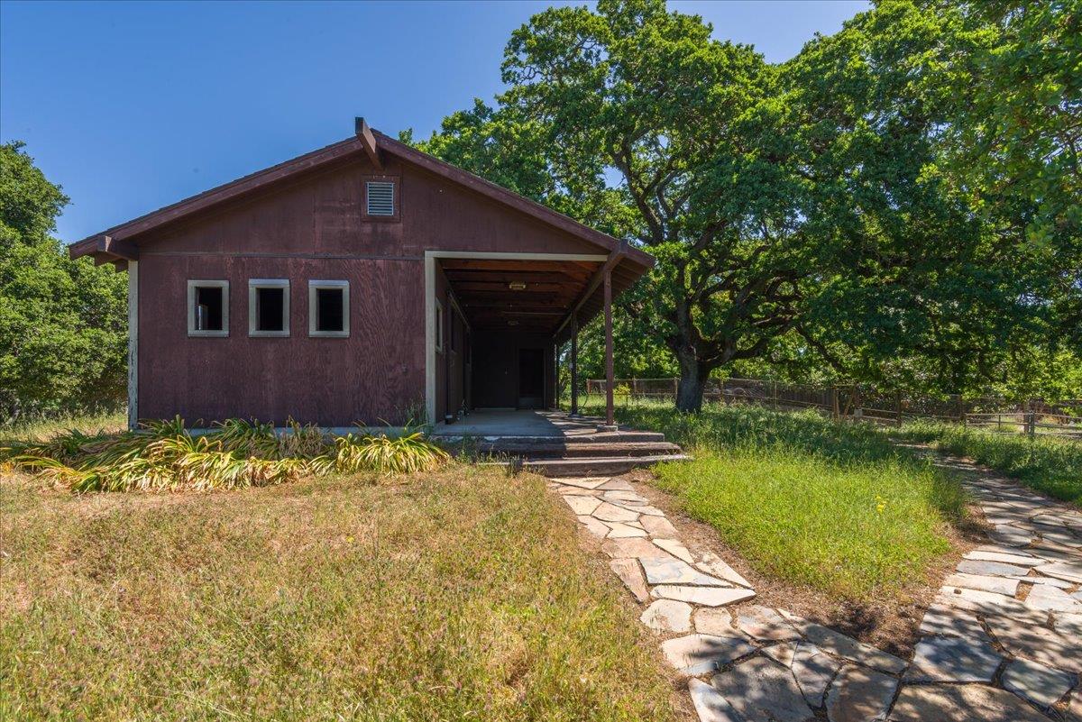 Detail Gallery Image 31 of 35 For 909 Westridge Dr, Portola Valley,  CA 94028 - 5 Beds | 3/1 Baths
