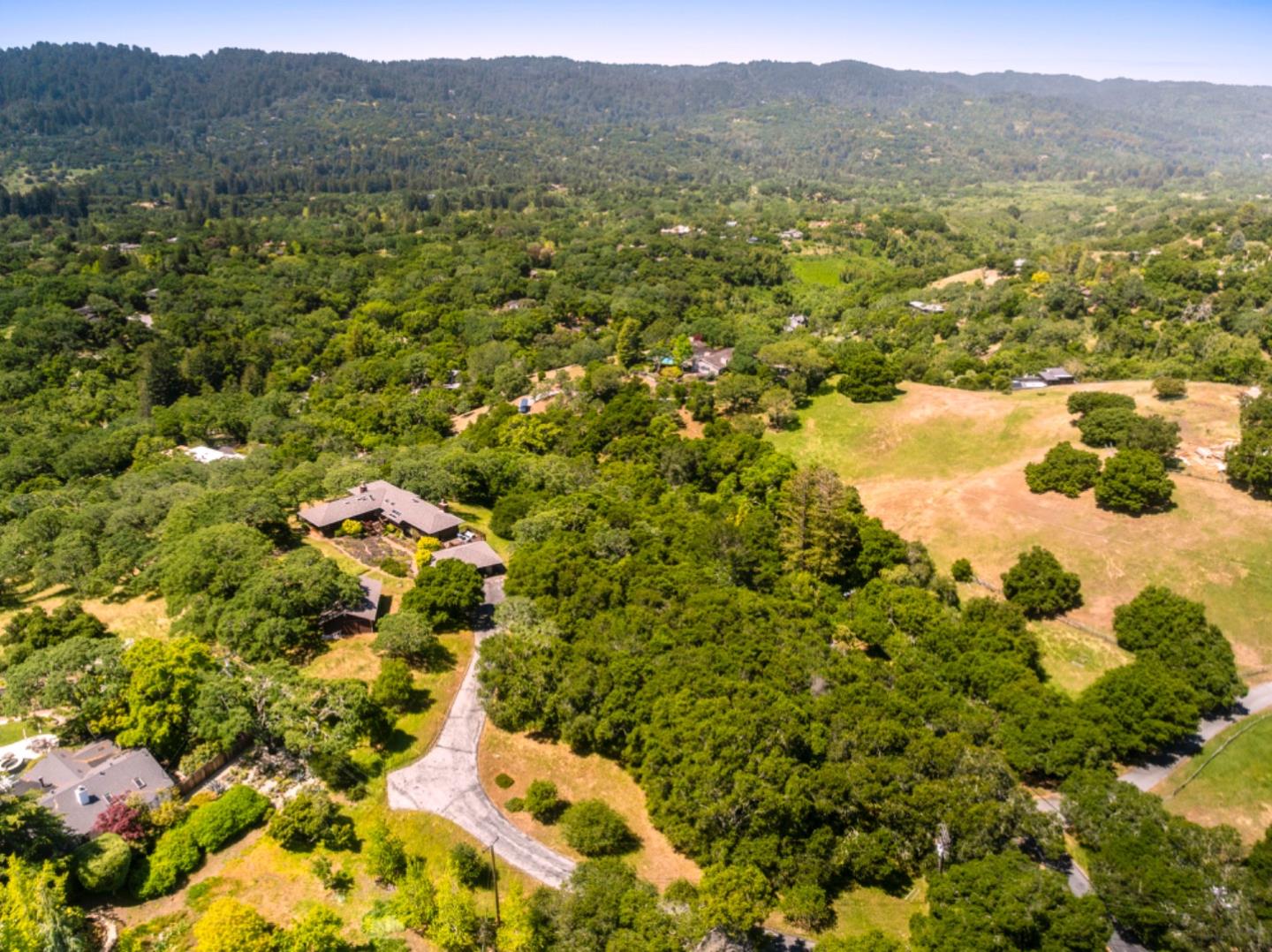 Detail Gallery Image 33 of 35 For 909 Westridge Dr, Portola Valley,  CA 94028 - 5 Beds | 3/1 Baths