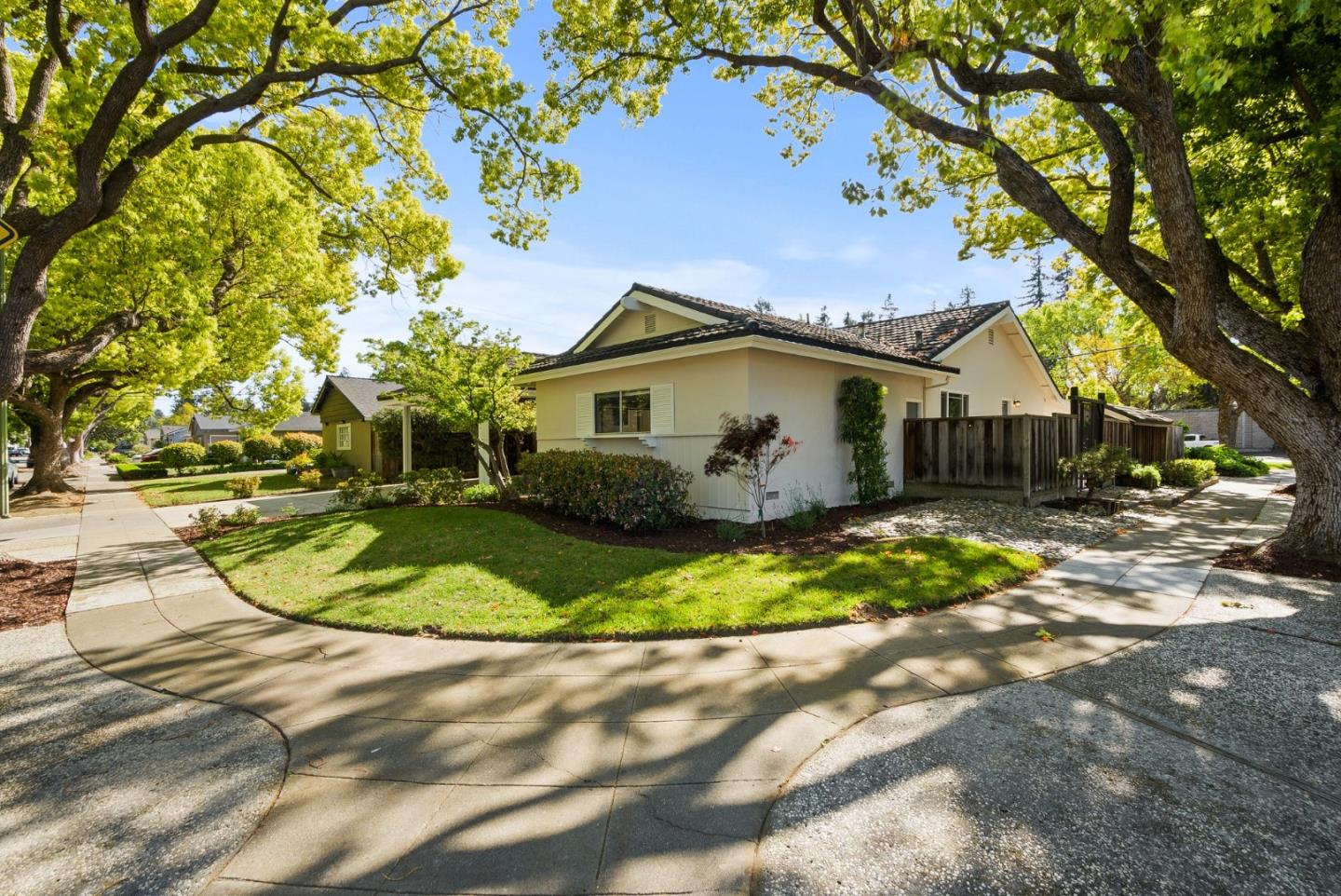 Detail Gallery Image 3 of 54 For 1175 Ravenscourt Ave, San Jose,  CA 95128 - 4 Beds | 2 Baths