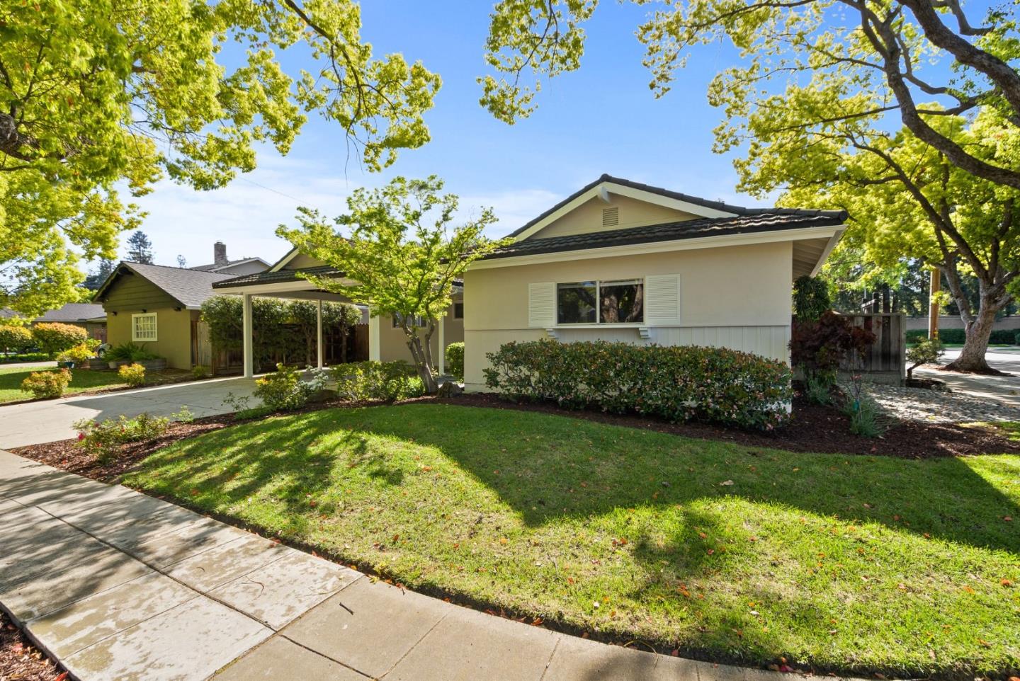 Detail Gallery Image 4 of 54 For 1175 Ravenscourt Ave, San Jose,  CA 95128 - 4 Beds | 2 Baths