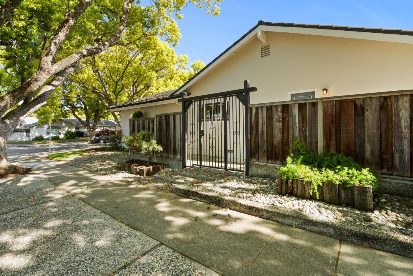 Detail Gallery Image 45 of 54 For 1175 Ravenscourt Ave, San Jose,  CA 95128 - 4 Beds | 2 Baths