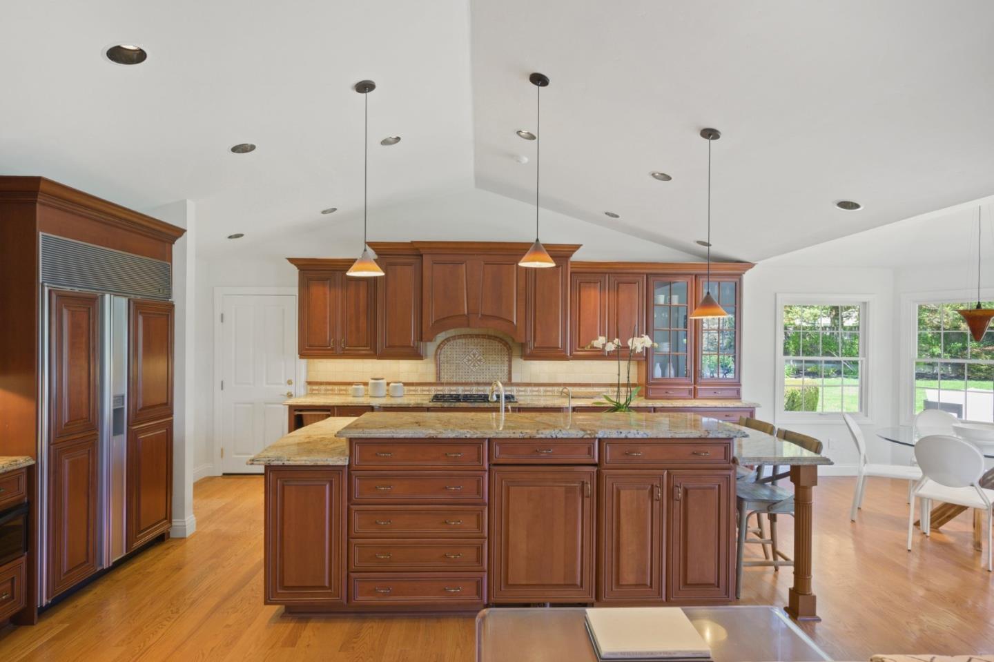 Detail Gallery Image 14 of 37 For 13165 Ten Oak Ct, Saratoga,  CA 95070 - 4 Beds | 2/1 Baths